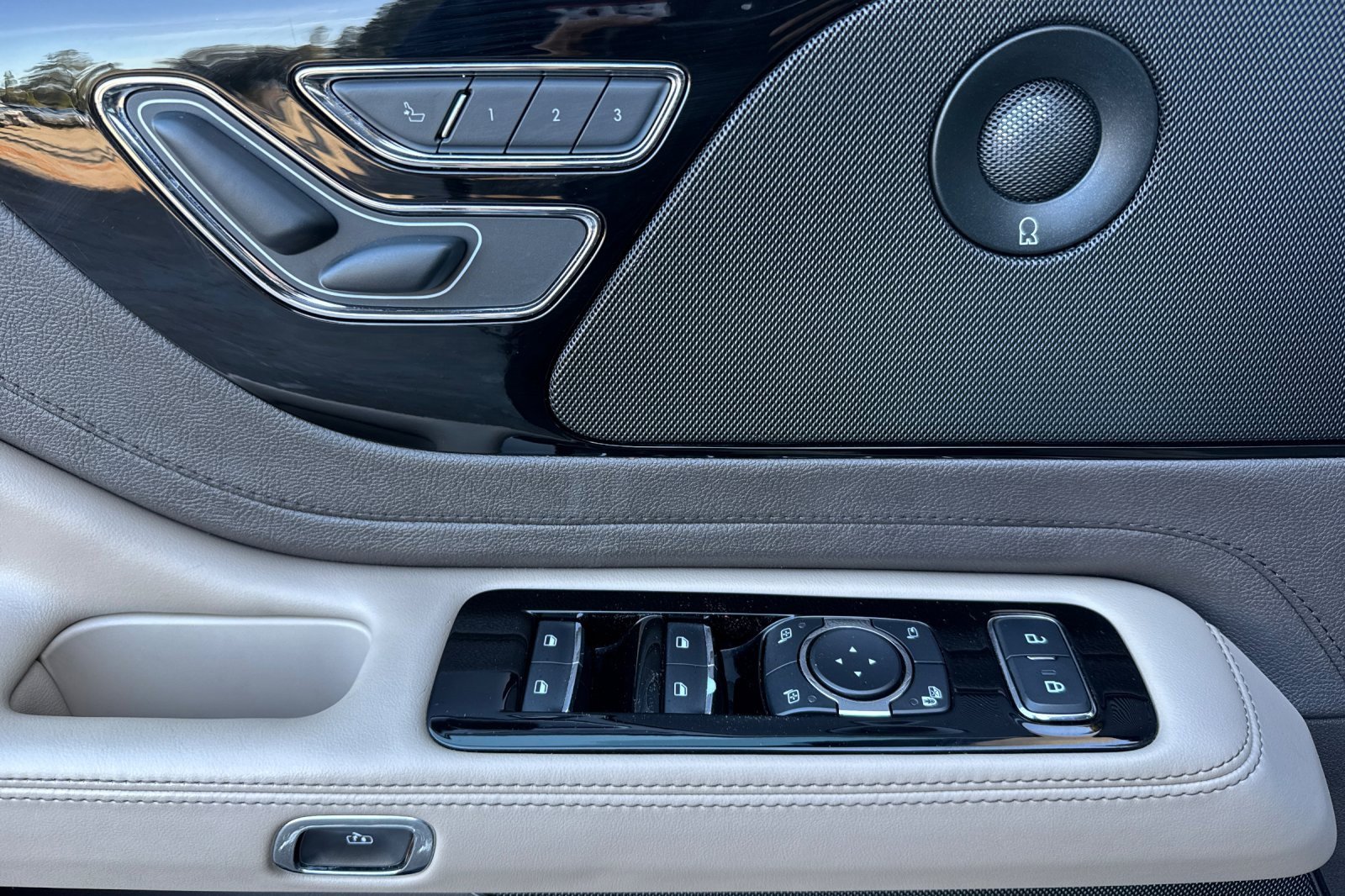 Certified 2022 Lincoln Aviator Grand Touring w/ Elements Package Plus image 11