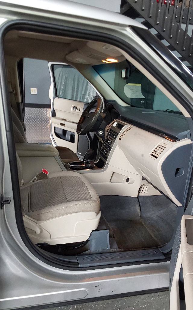 Used 2009 Ford Flex SE FWD image 16