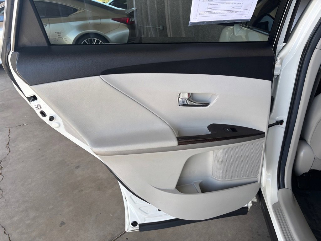 Used 2011 Toyota Venza FWD image 23