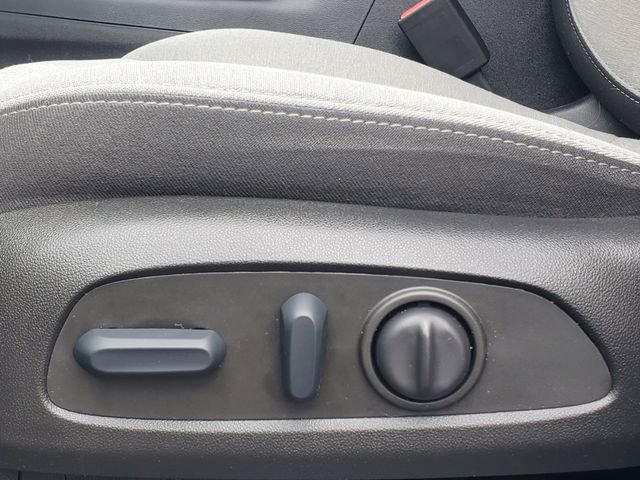 Used 2022 Chevrolet Equinox LS w/ LS Convenience Package image 12