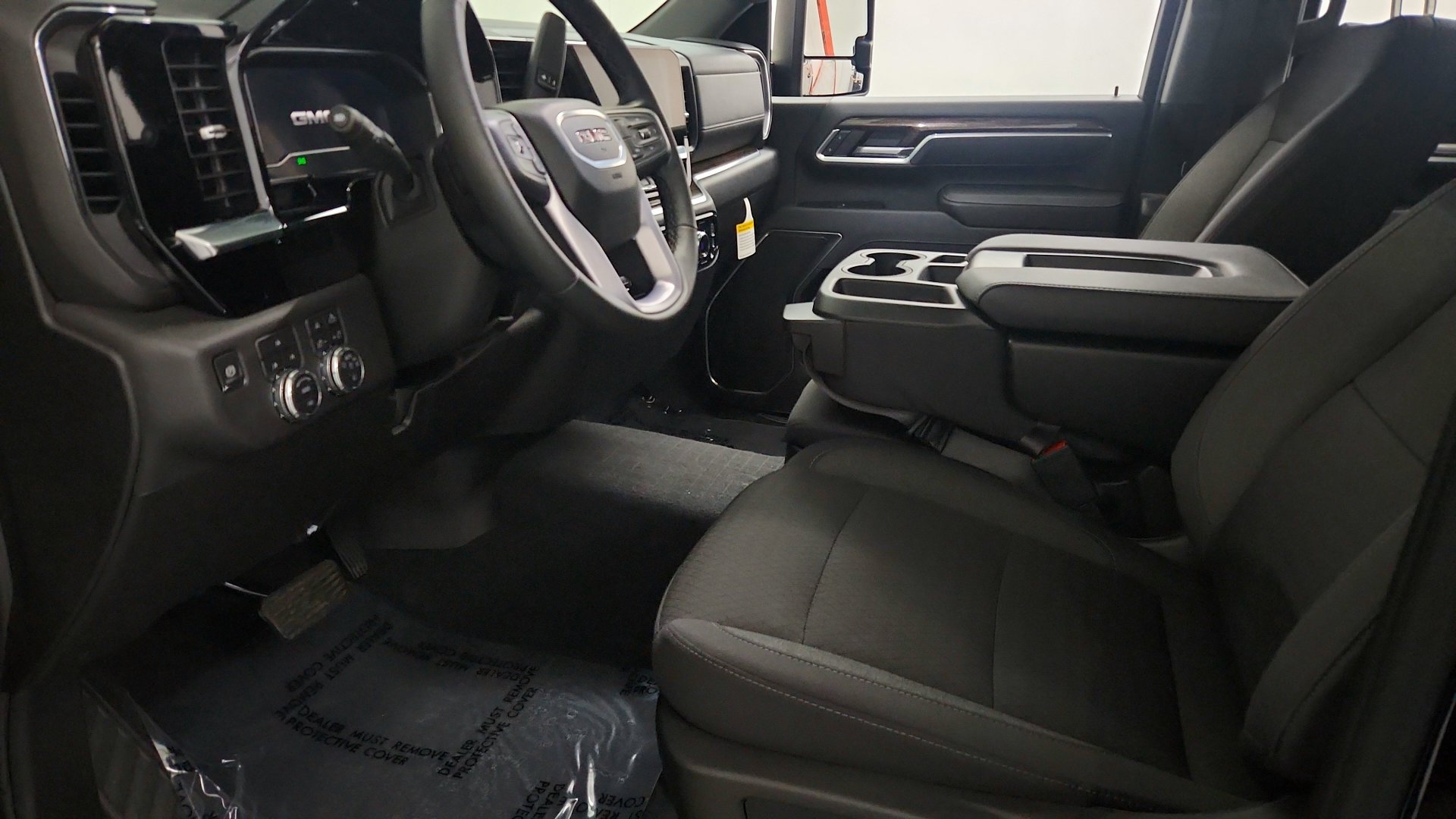 Used 2025 GMC Sierra 2500 SLE w/ SLE Value Package; AWD/4WD image 18
