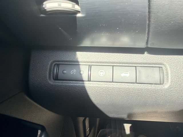 Used 2023 Nissan Pathfinder SL AWD/4WD image 35