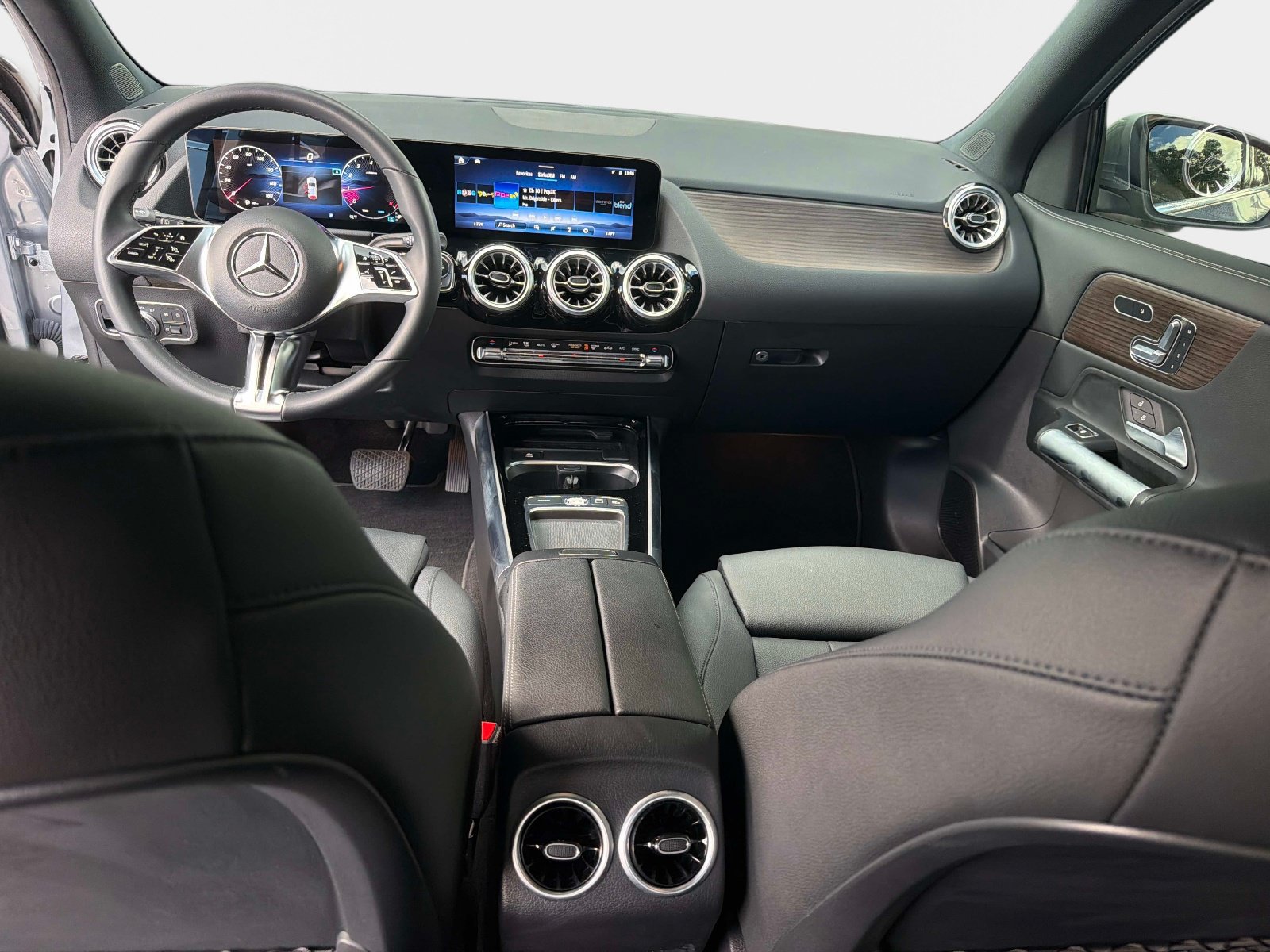Used 2025 Mercedes-Benz GLA 250 image 14