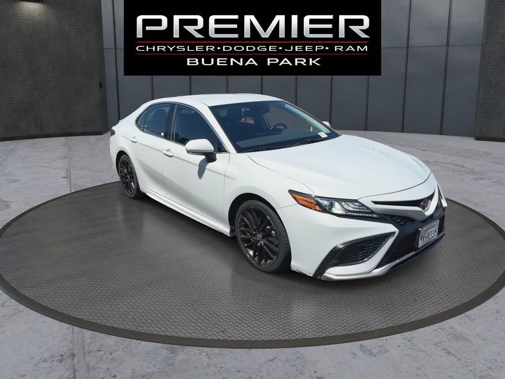 Used 2024 Toyota Camry XSE FWD image 2