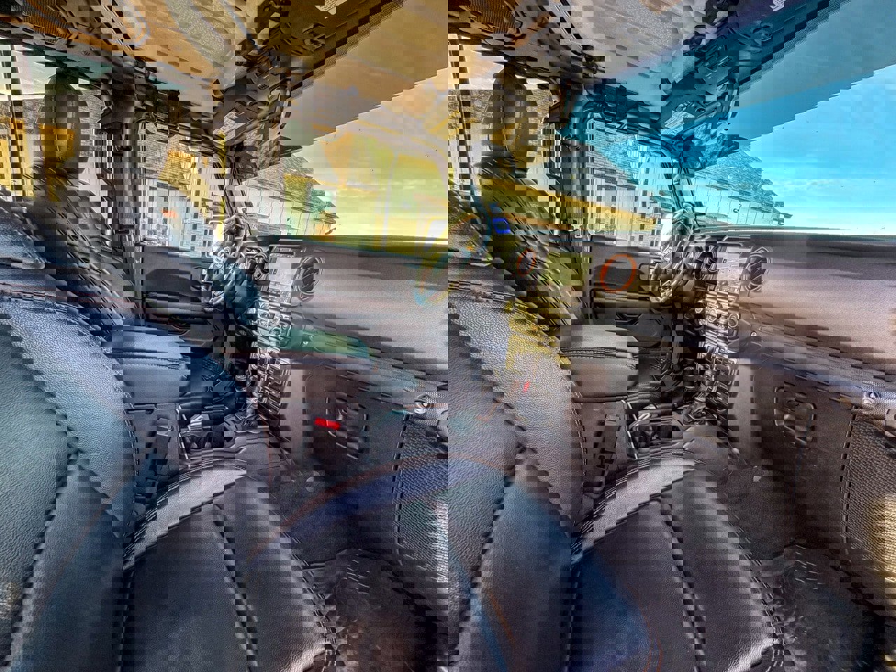 Used 2020 Jeep Gladiator Mojave image 3