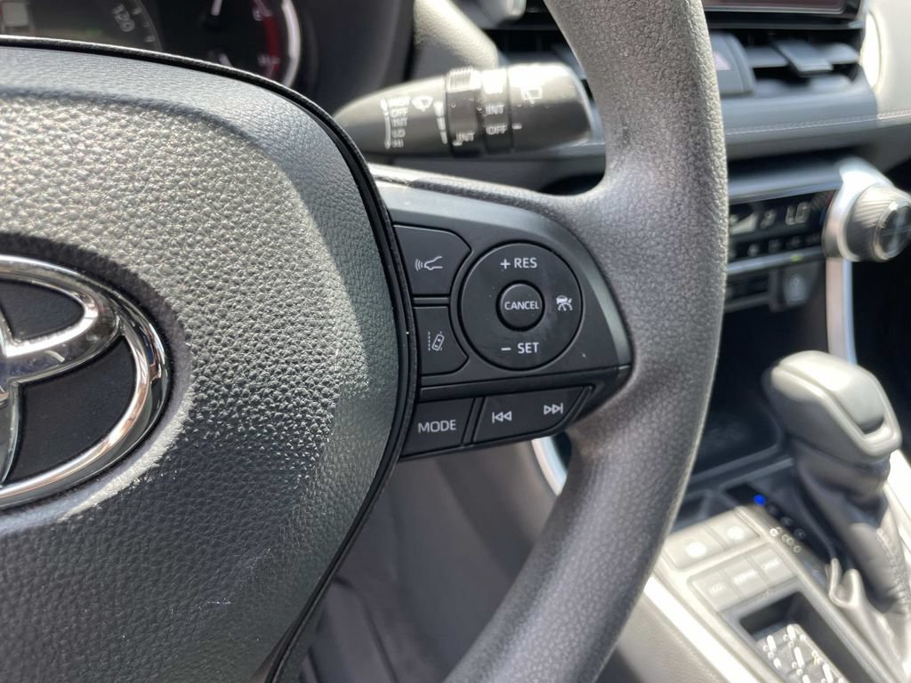 Used 2023 Toyota RAV4 XLE FWD image 18
