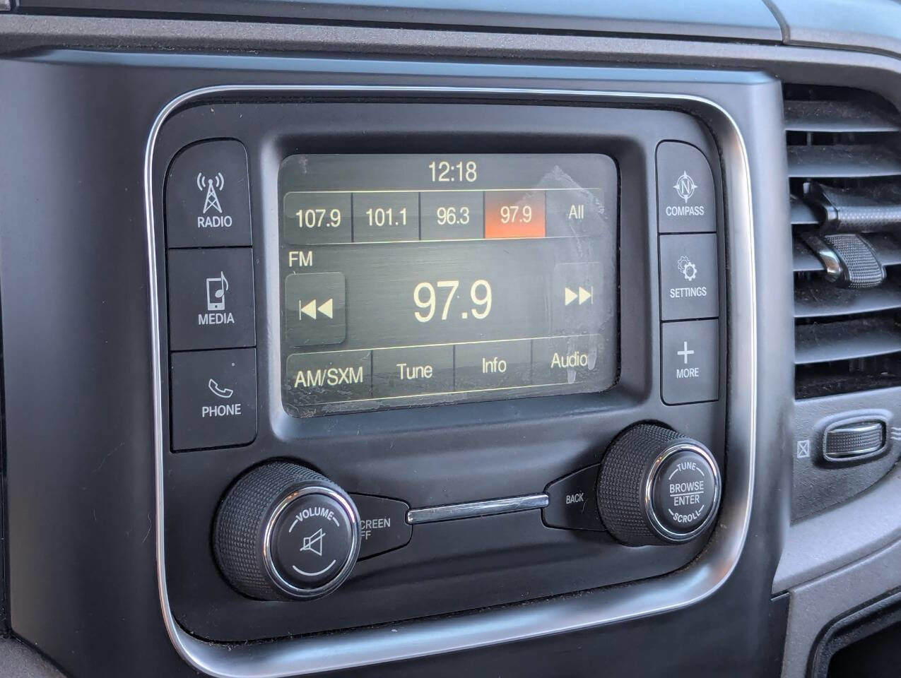 Used 2015 RAM 1500 Express image 28