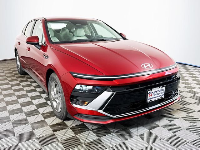 Used 2026 Hyundai Sonata SE FWD image 4