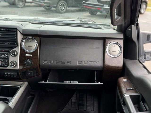 Used 2016 Ford F350 Platinum w/ Platinum Package image 31