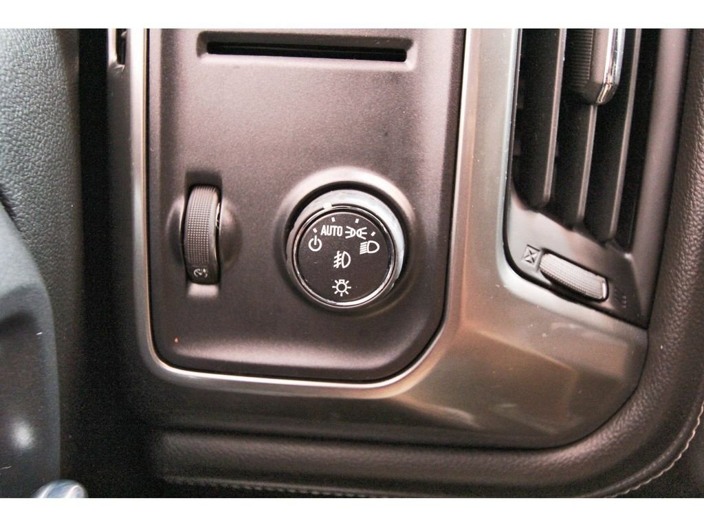 Used 2018 Chevrolet Silverado 1500 LTZ w/ Texas Edition RWD image 18