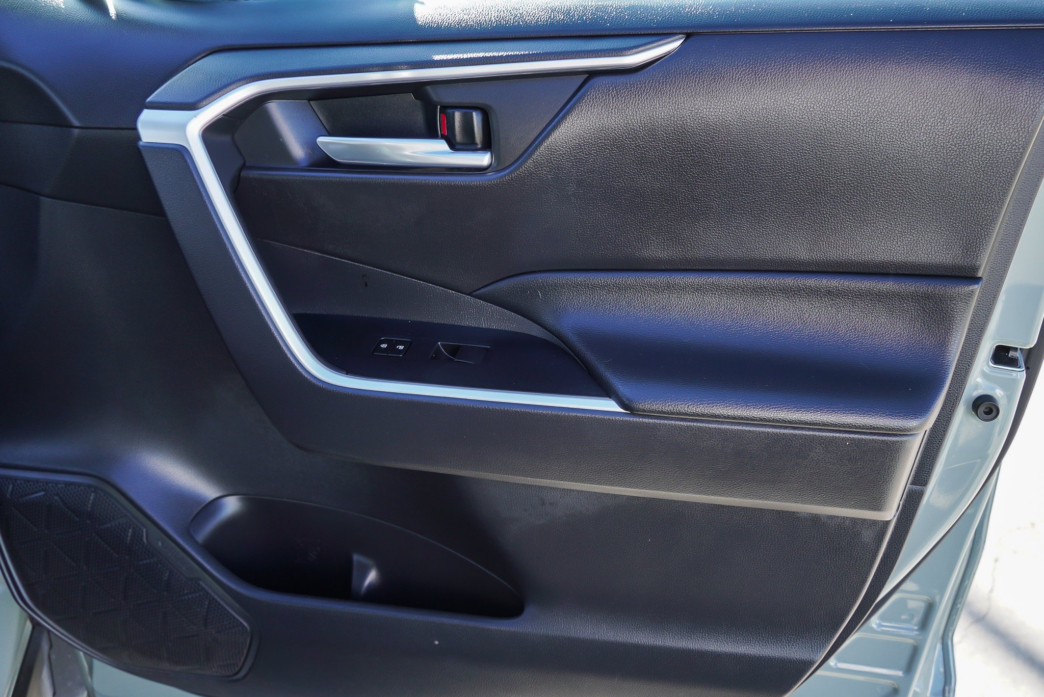 Certified 2021 Toyota RAV4 XLE w/ Convenience Package FWD image 29