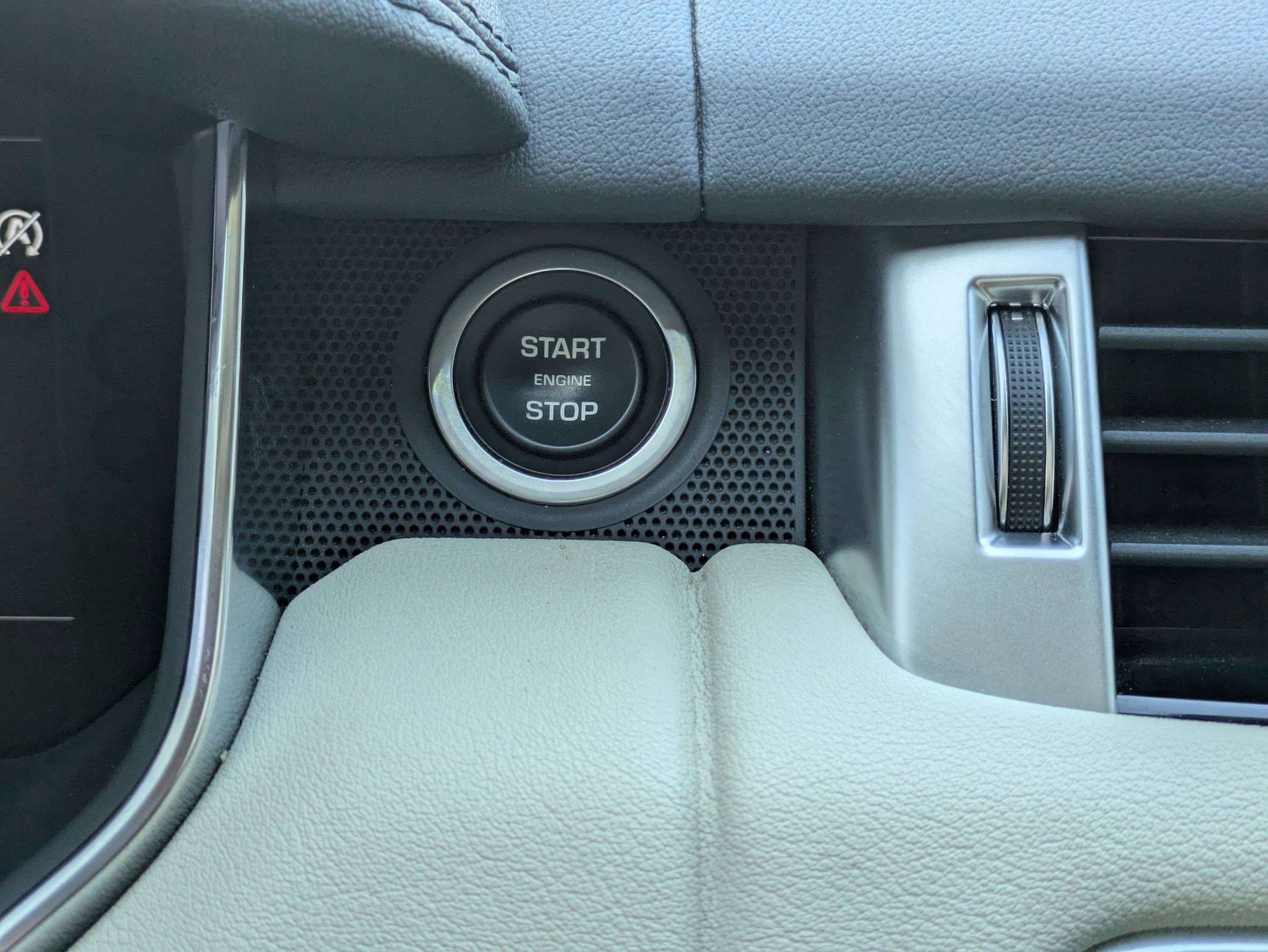 Certified 2020 Land Rover Range Rover Sport HSE image 36