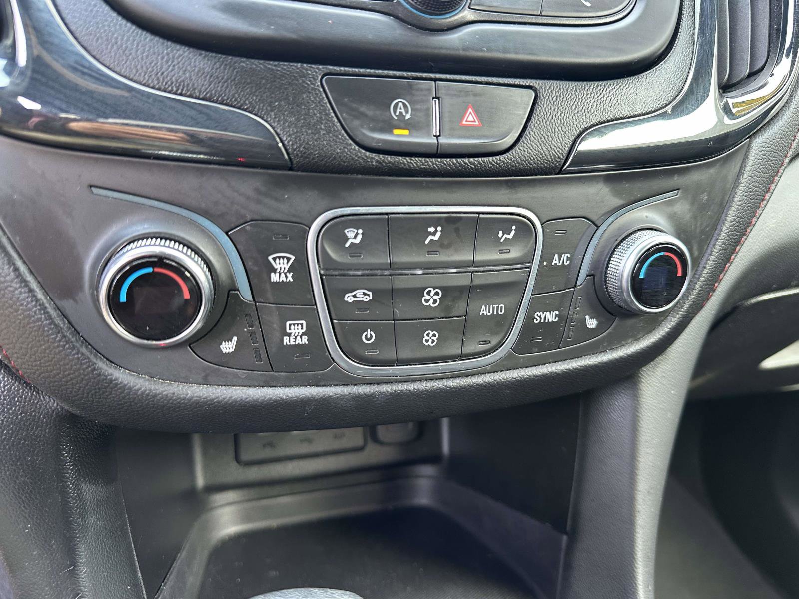 Used 2022 Chevrolet Equinox RS image 29