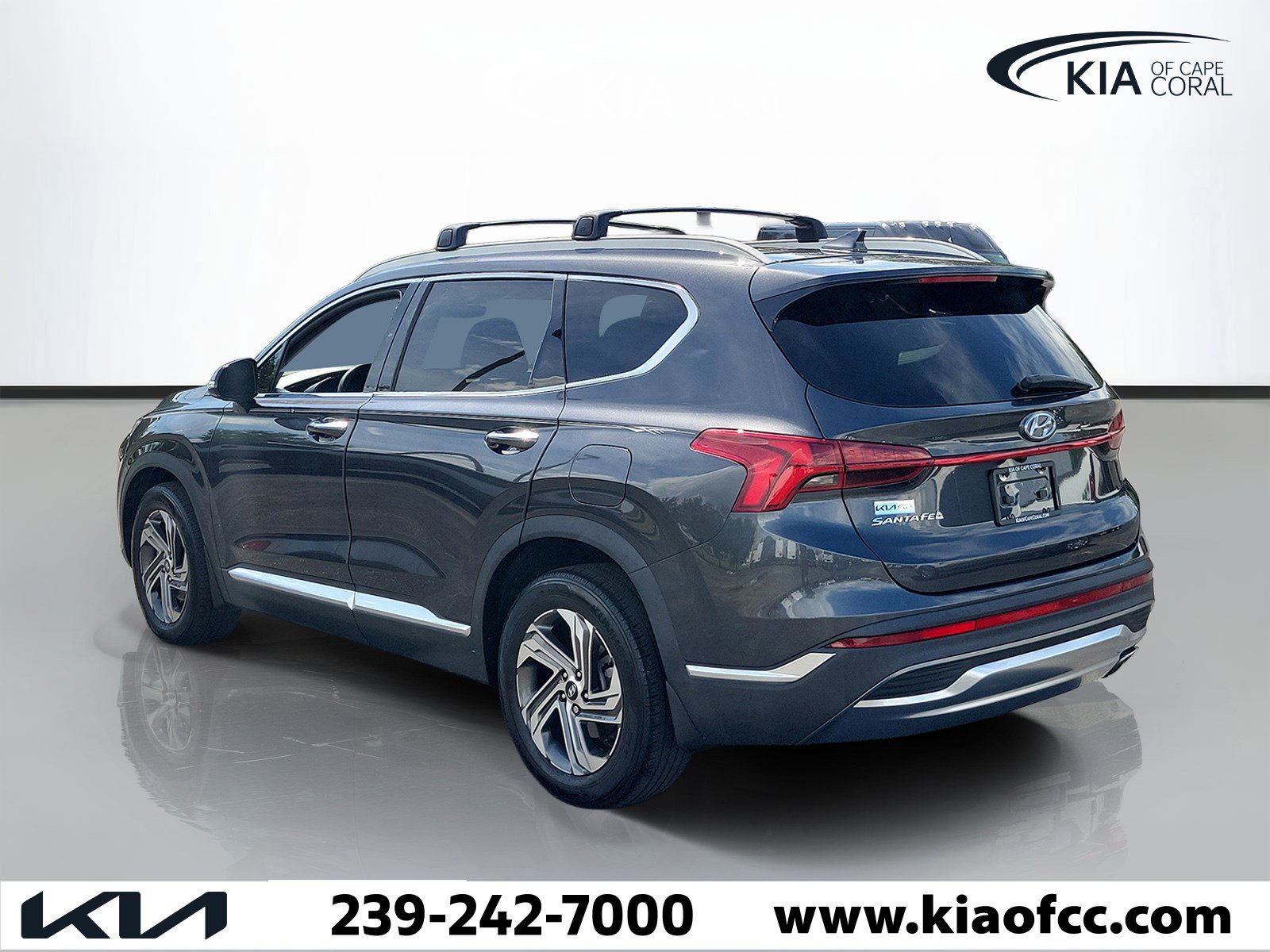 Used 2021 Hyundai Santa Fe SEL w/ Convenience + Premium Package FWD image 4