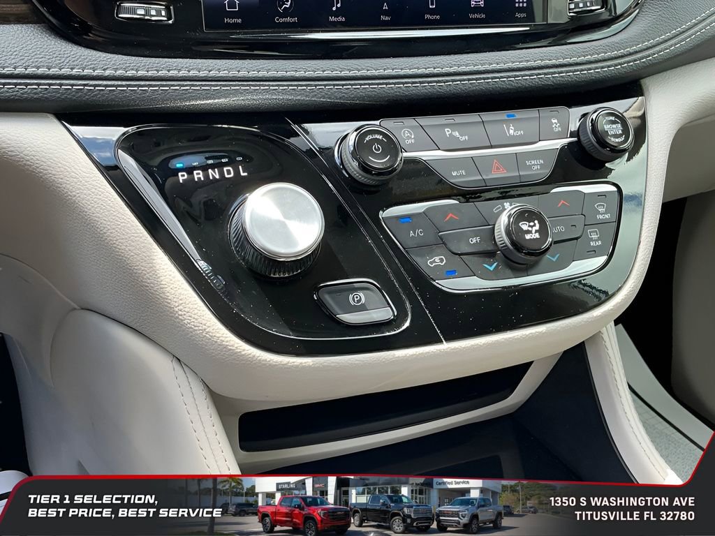 Used 2024 Chrysler Pacifica Limited image 30