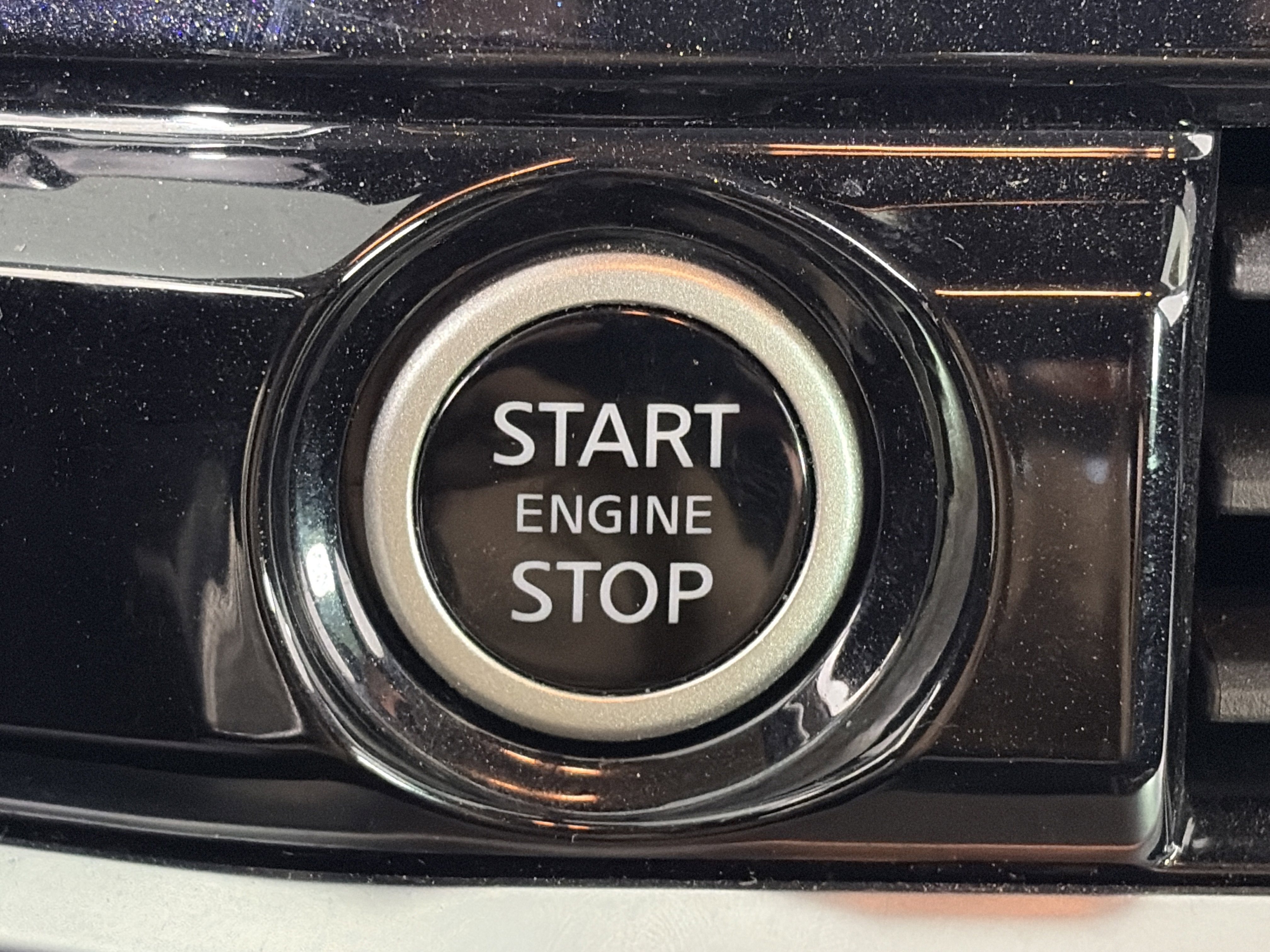 Used 2024 Nissan Pathfinder SV image 27