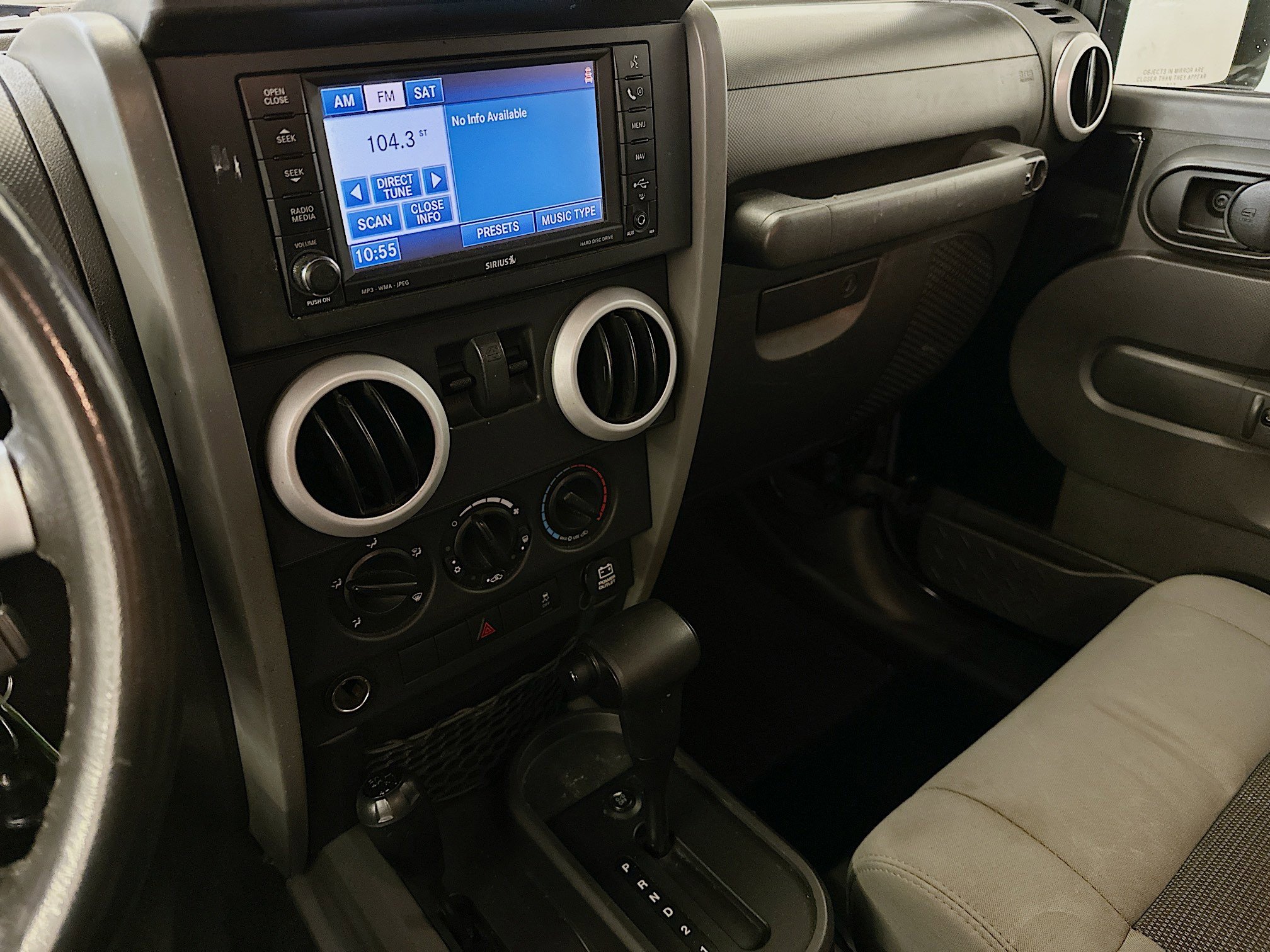 Used 2010 Jeep Wrangler Sahara image 24