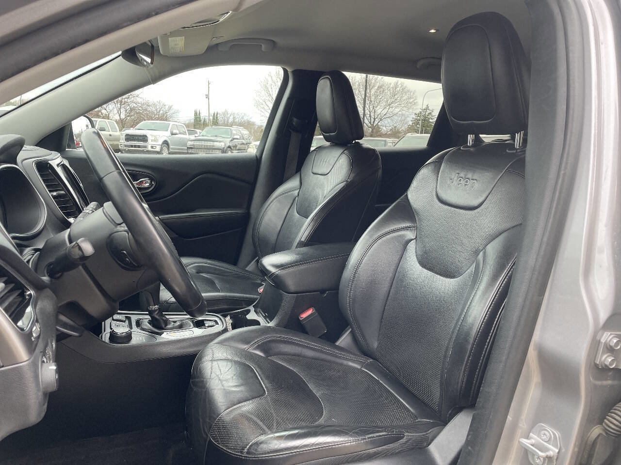 Used 2019 Jeep Cherokee Limited image 14