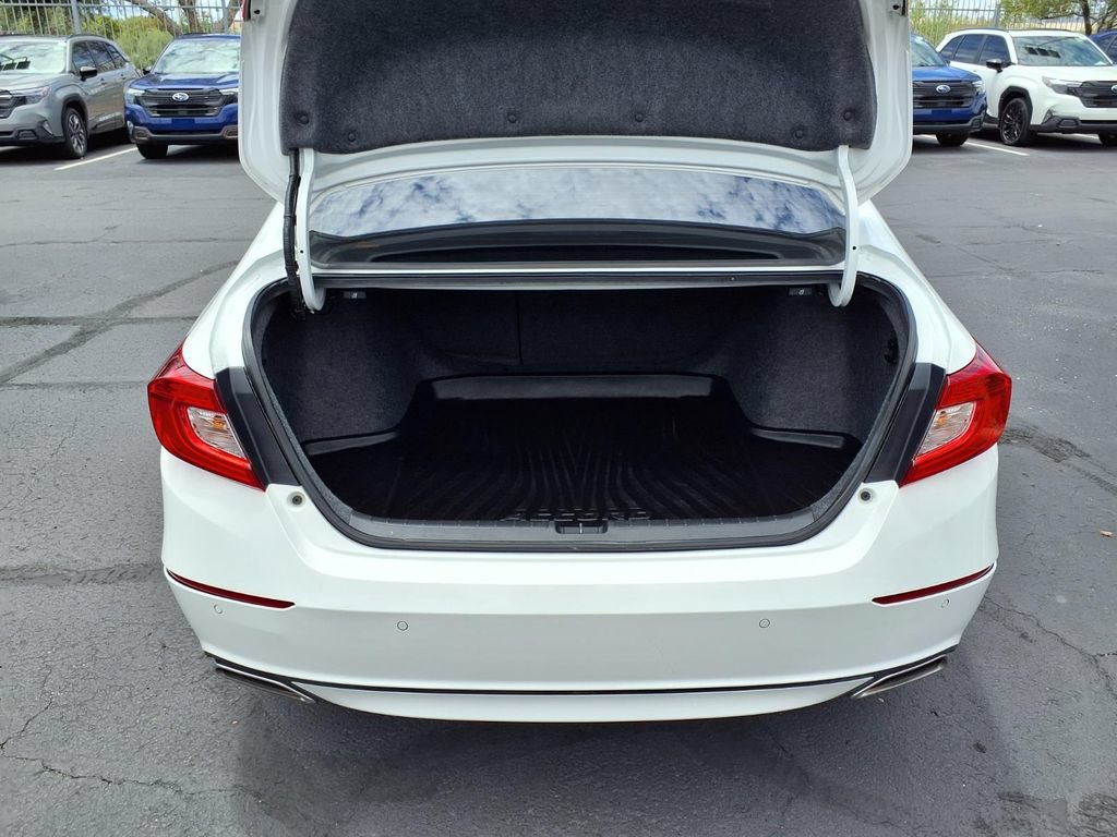 Used 2018 Honda Accord Touring image 16