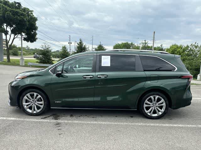 Used 2021 Toyota Sienna Platinum FWD image 2