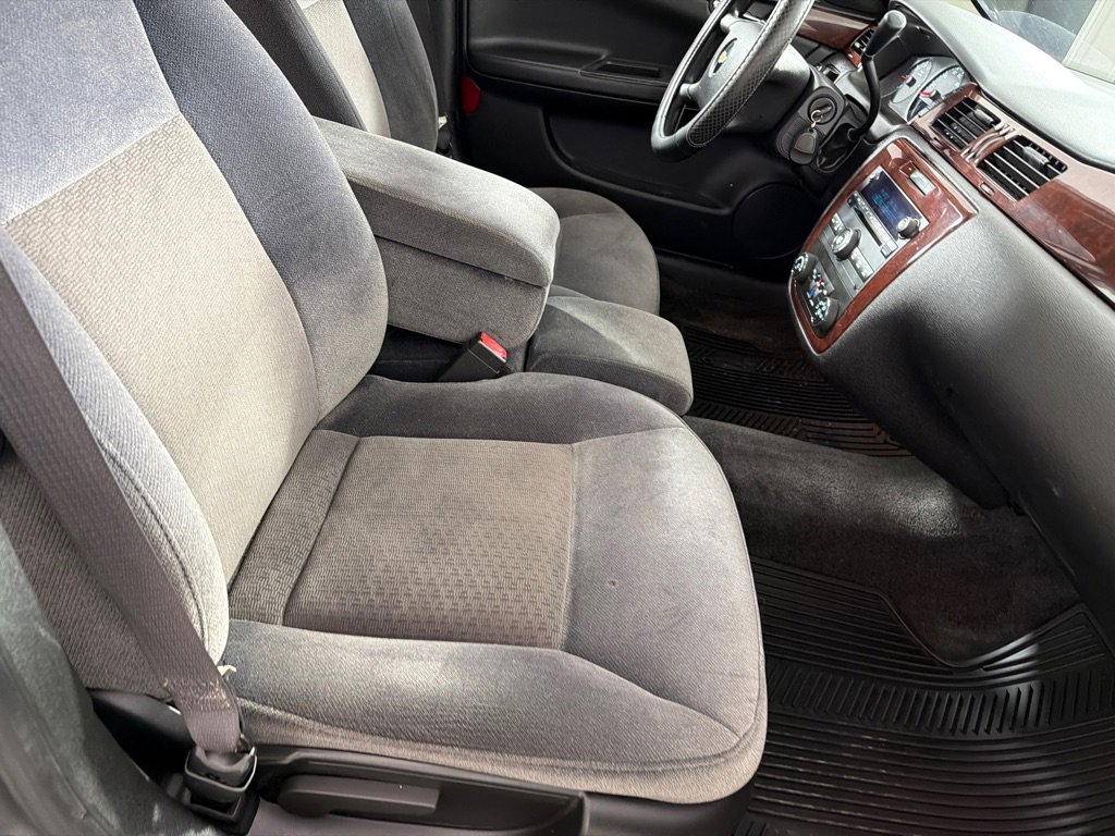 Used 2010 Chevrolet Impala LS image 19