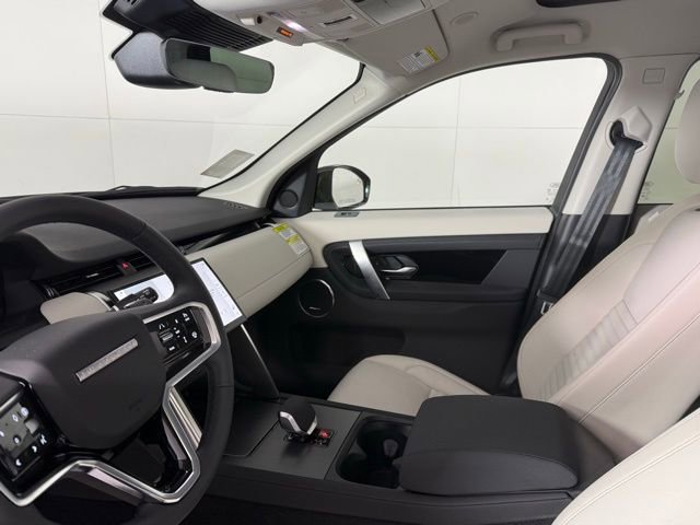 New 2025 Land Rover Discovery Sport S image 6