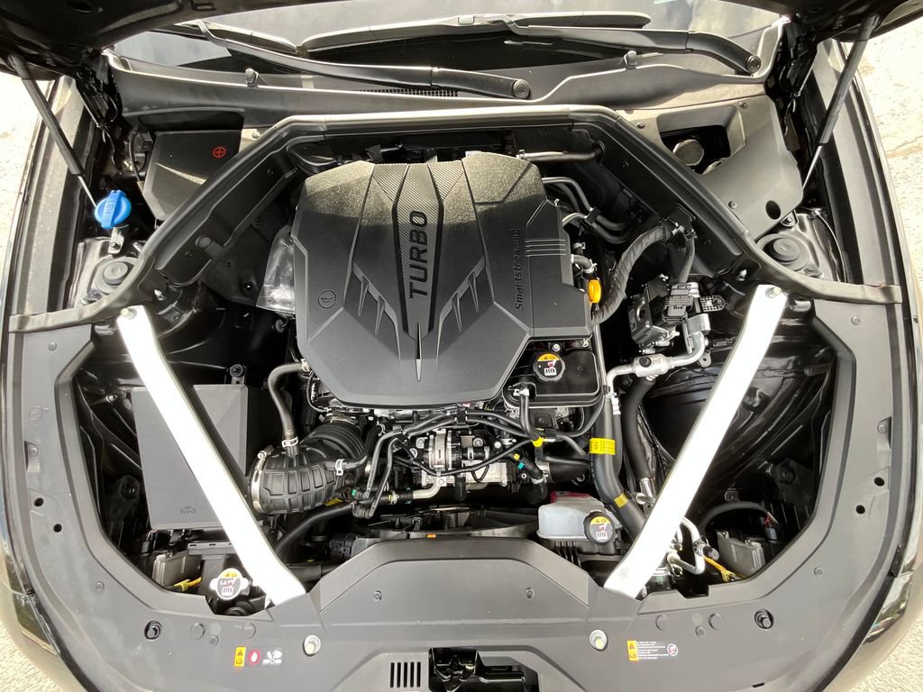 Used 2025 Genesis G70 2.5T image 12