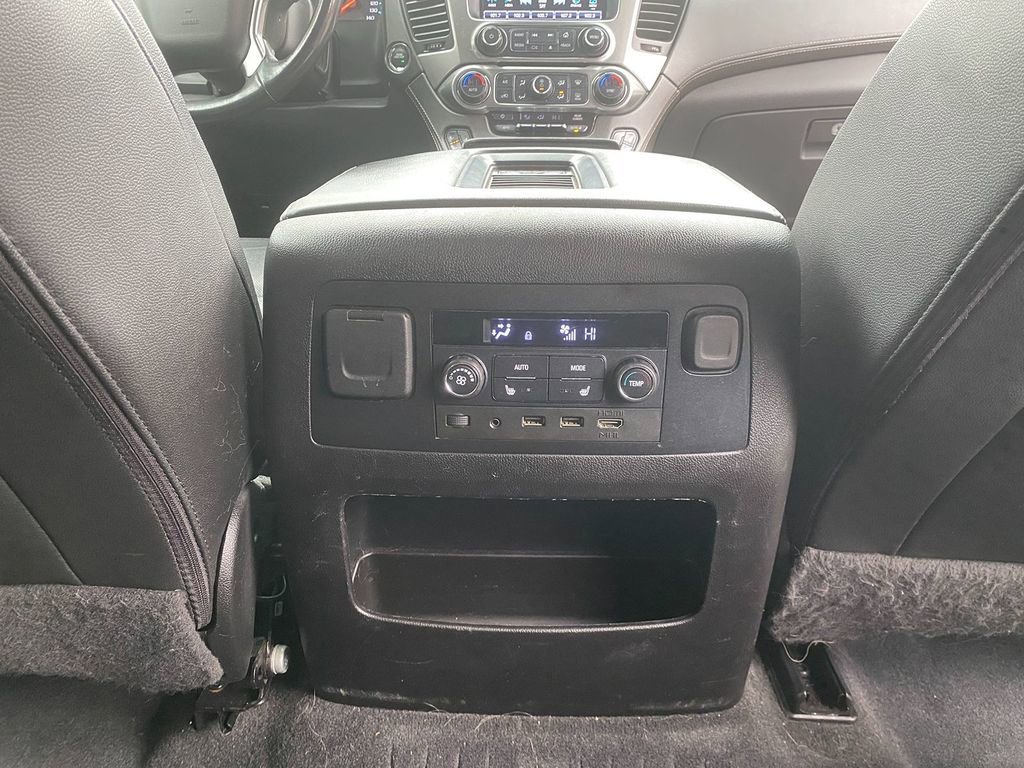 Used 2020 Chevrolet Suburban Premier image 28