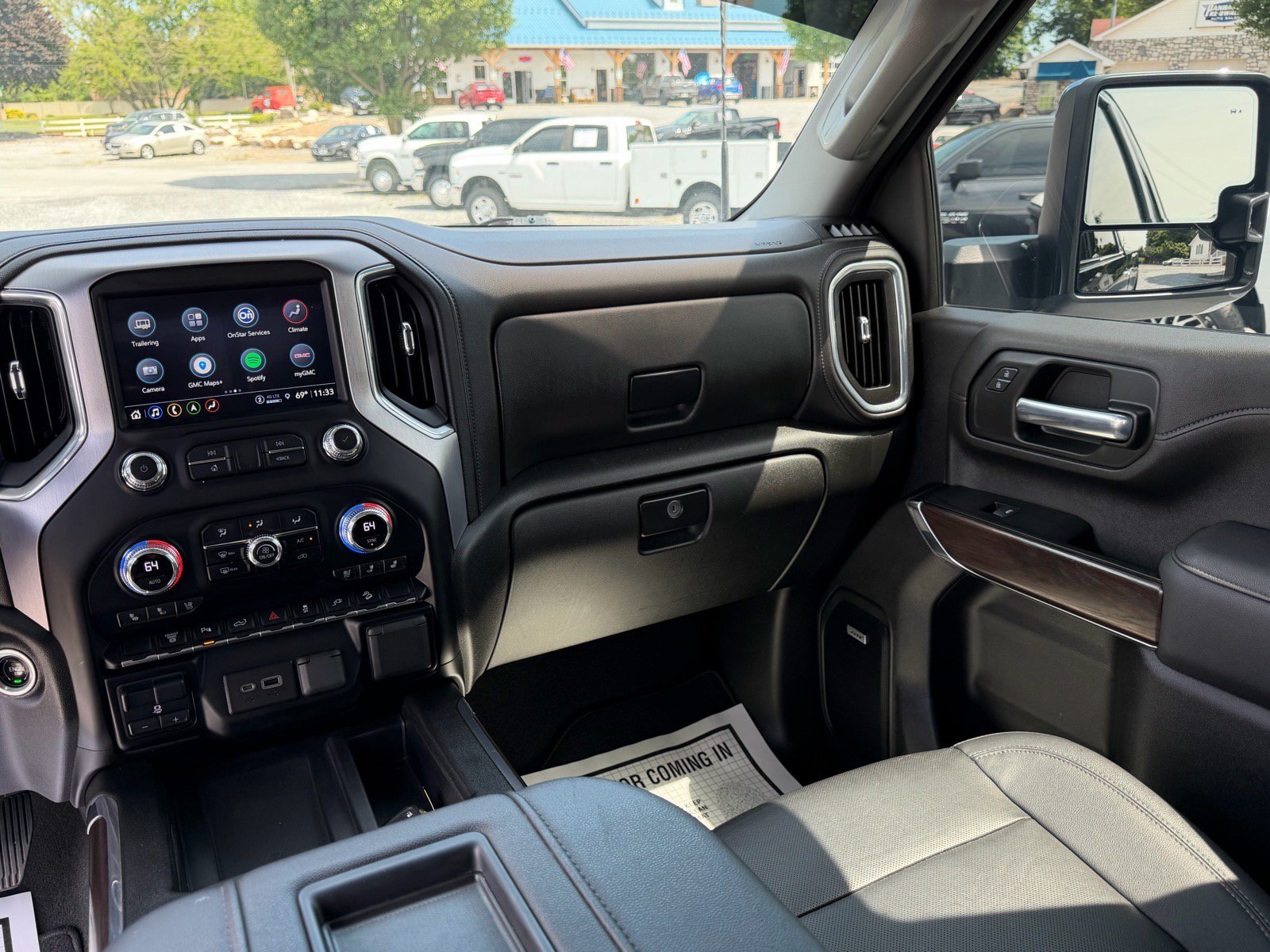 Used 2022 GMC Sierra 3500 SLT w/ SLT Preferred Package AWD/4WD image 16