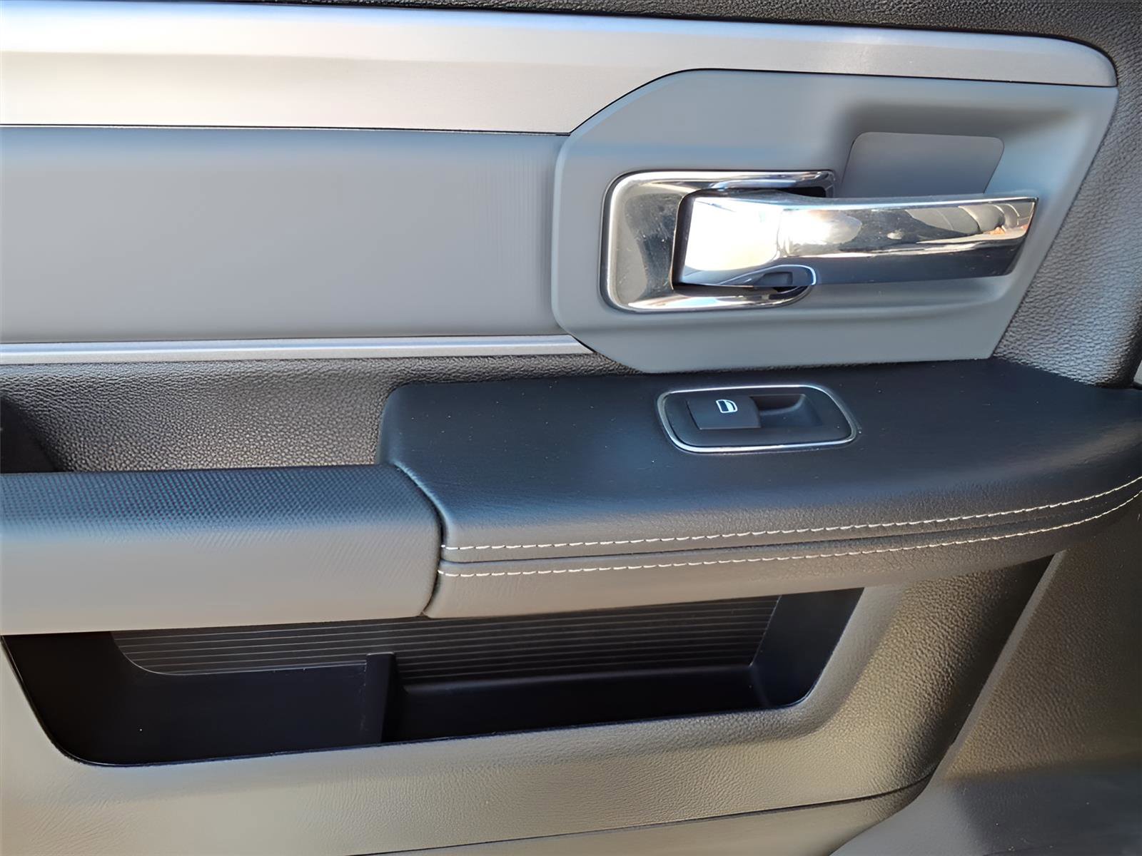 Used 2018 RAM 2500 Power Wagon w/ Leather & Luxury Group image 13