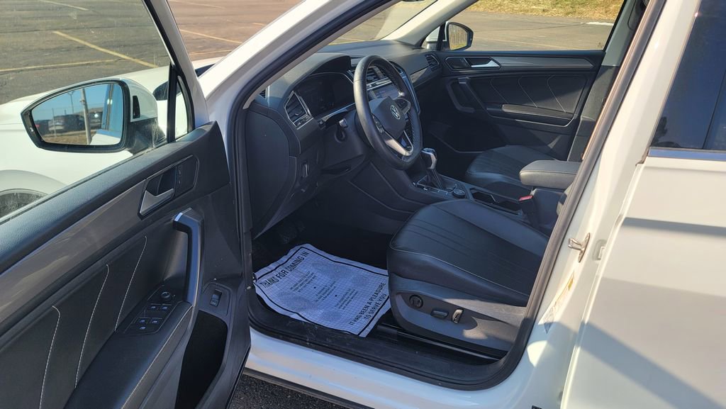 Used 2022 Volkswagen Tiguan SE image 18