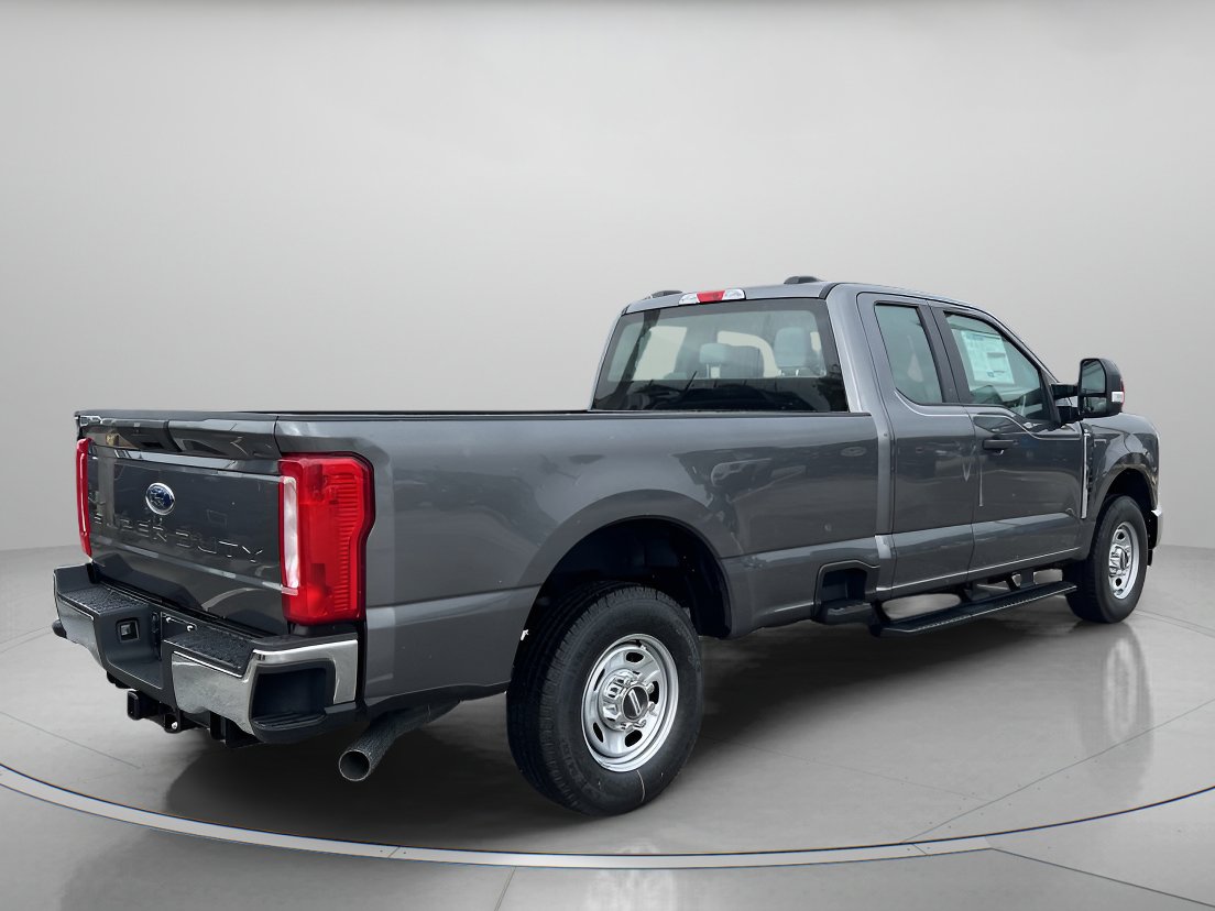 New 2026 Ford F250 XL w/ XL Chrome Package image 4
