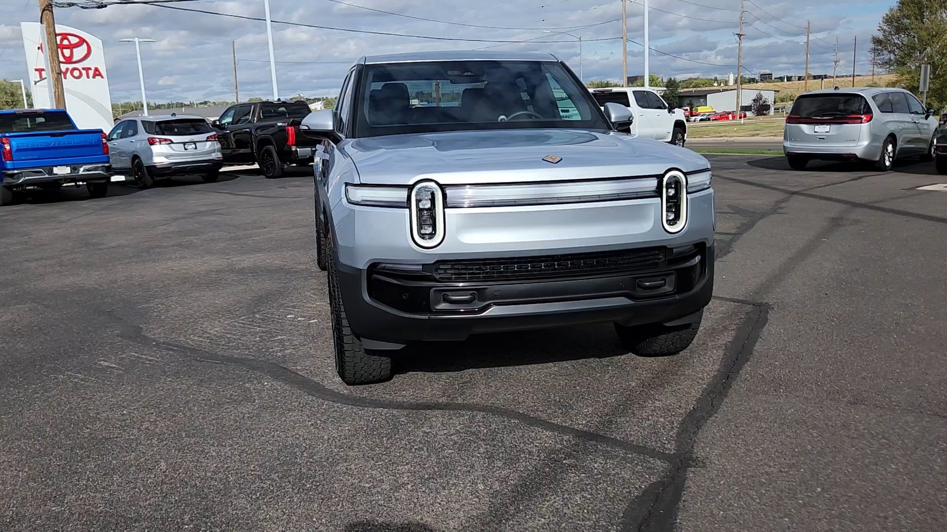 Used 2025 Rivian R1T Premium Tri AWD/4WD image 4