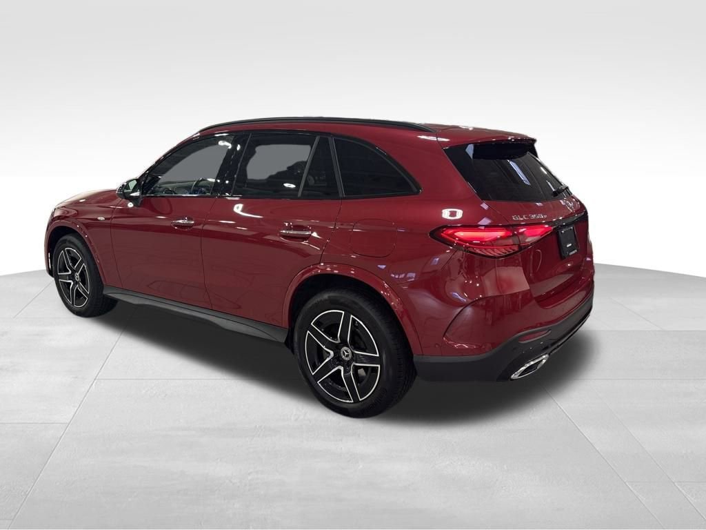 Used 2025 Mercedes-Benz GLC 350e image 3