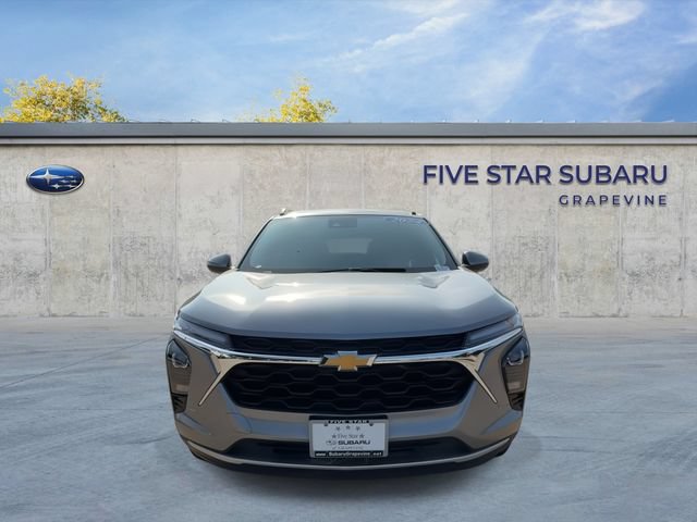 Used 2024 Chevrolet Trax LT w/ Driver Confidence Package FWD image 3
