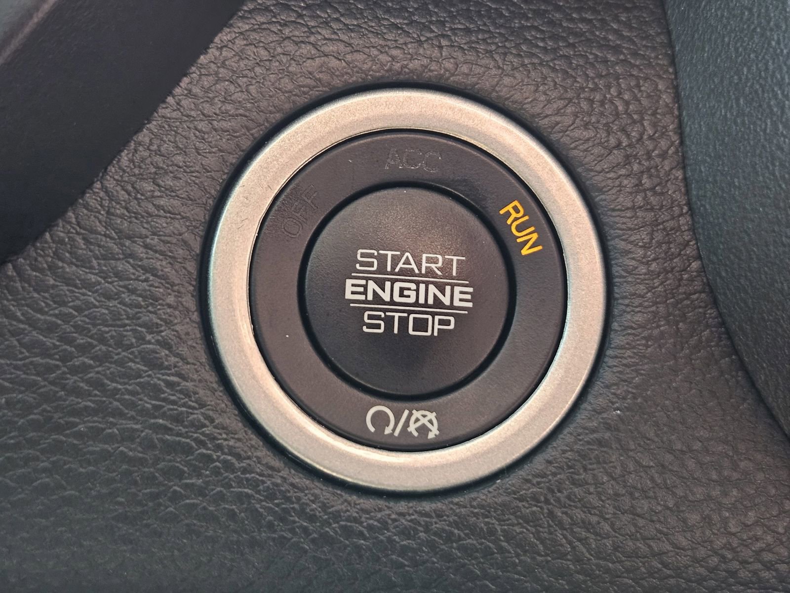 Used 2024 RAM 1500 Laramie AWD/4WD image 24