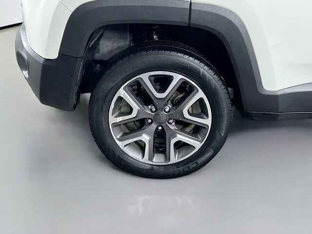 Used 2016 Jeep Renegade Latitude image 32