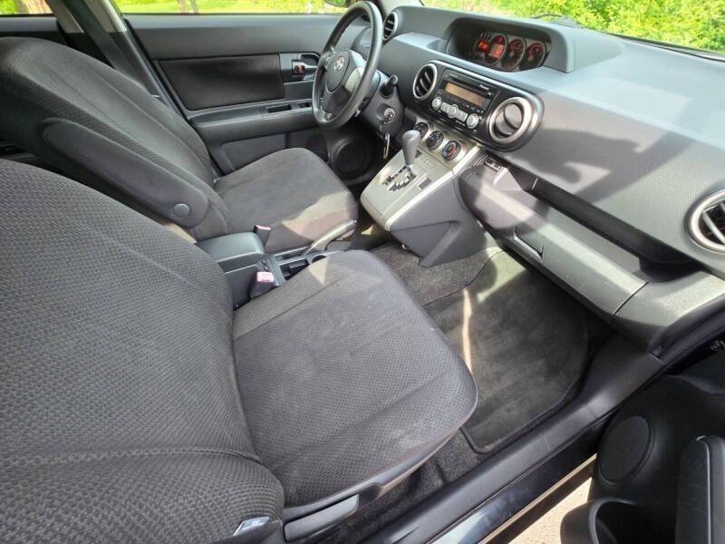 Used 2008 Scion xB FWD image 3