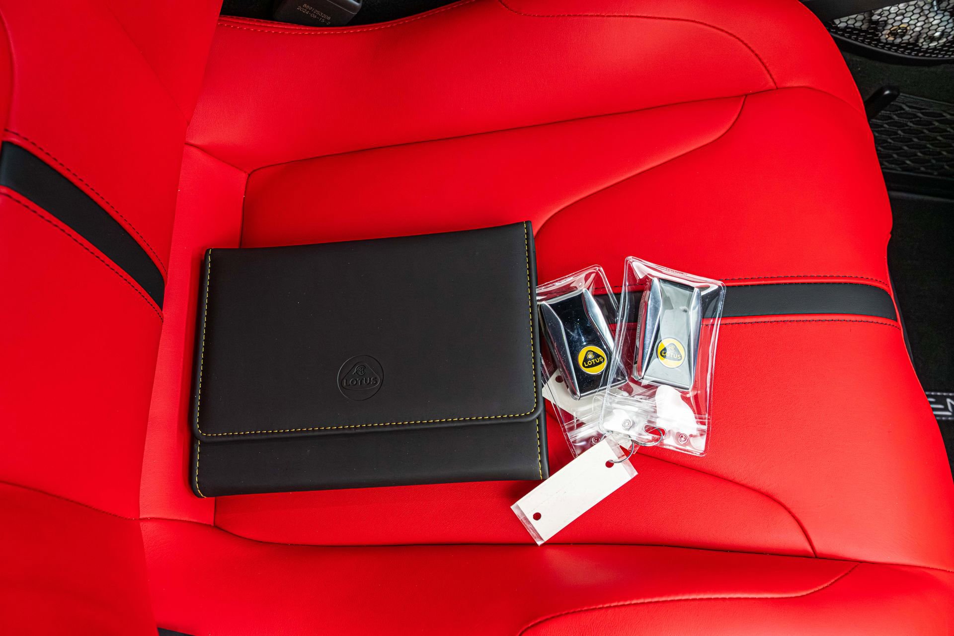 Used 2025 Lotus Emira RWD image 21