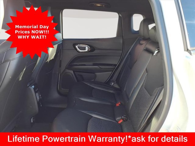 New 2025 Jeep Compass Latitude w/ Convenience Group AWD/4WD image 10