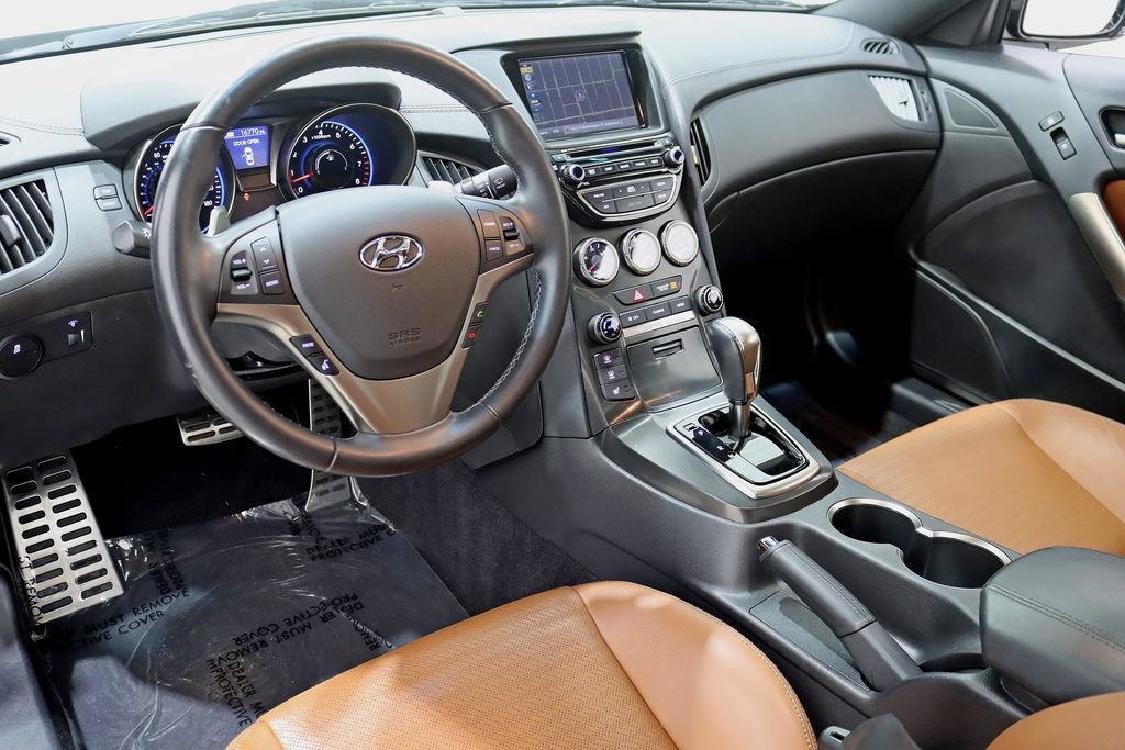 Used 2016 Hyundai Genesis Coupe 3.8 RWD image 14