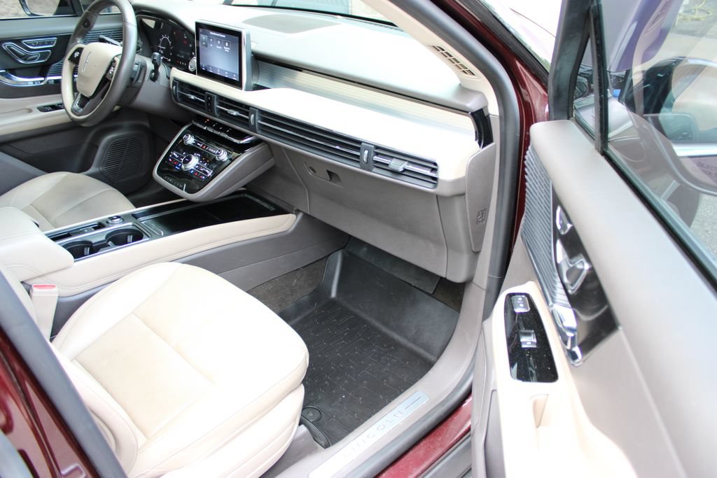 Used 2020 Lincoln Corsair AWD w/ Premium Package image 45