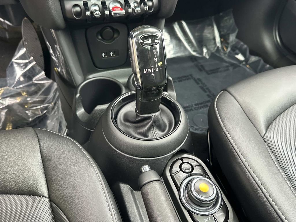 Used 2020 MINI Cooper 2-Door Hardtop image 13