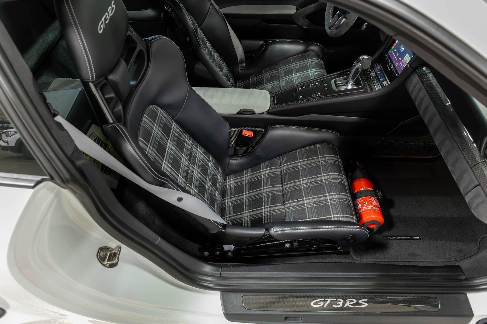 Used 2016 Porsche 911 GT3 RS RWD image 82
