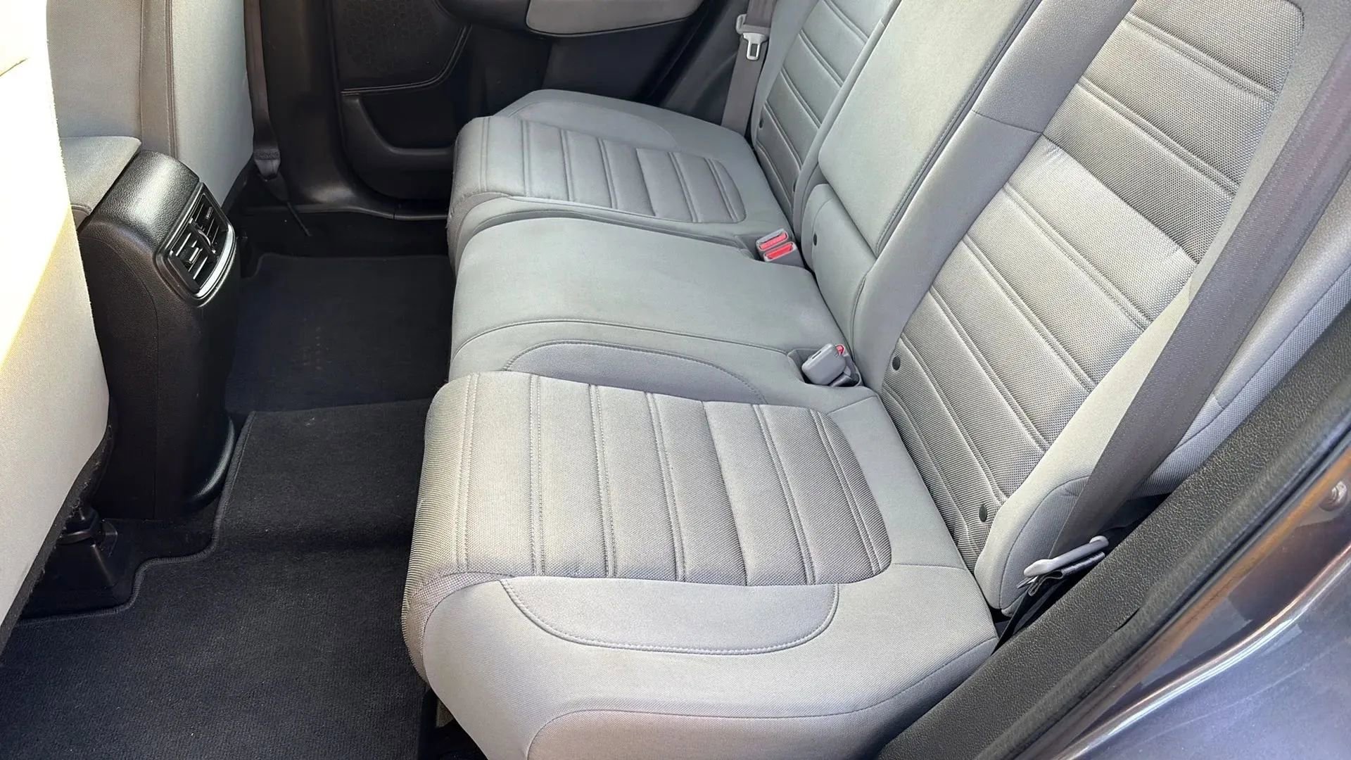 Used 2017 Honda CR-V LX image 27