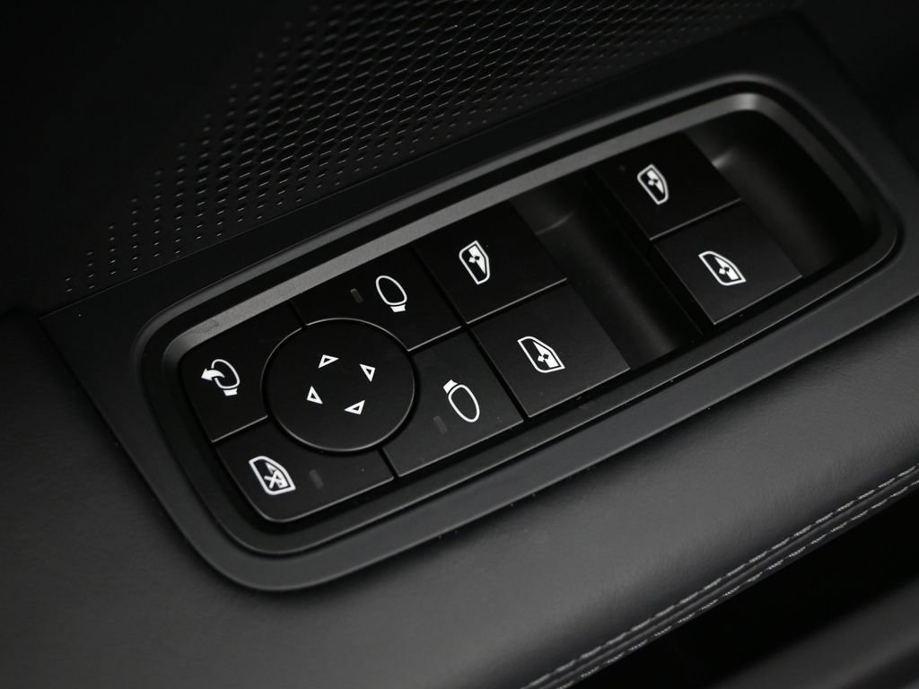 New 2026 Porsche Taycan RWD image 19