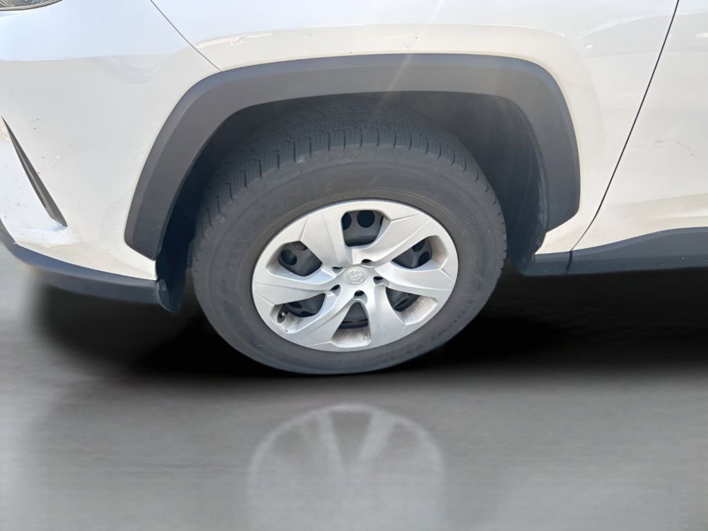Used 2020 Toyota RAV4 LE w/ Carpet Mat Package AWD/4WD image 17