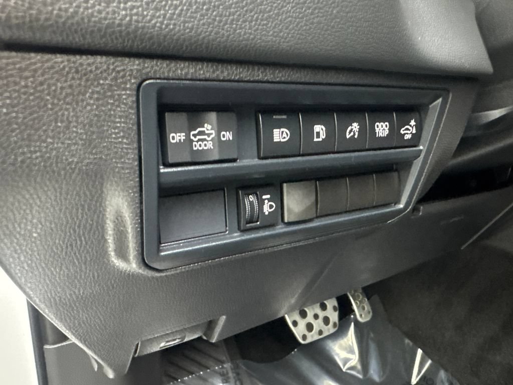 Used 2025 Toyota Tundra Limited w/ TRD Off-Road Package AWD/4WD image 58