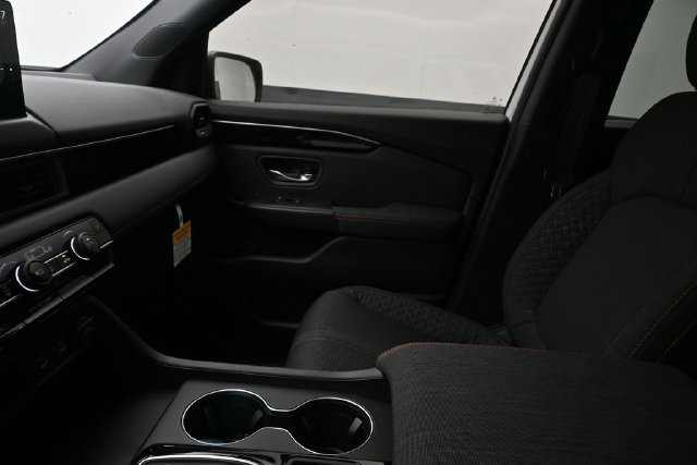 New 2026 Honda Pilot Sport image 13