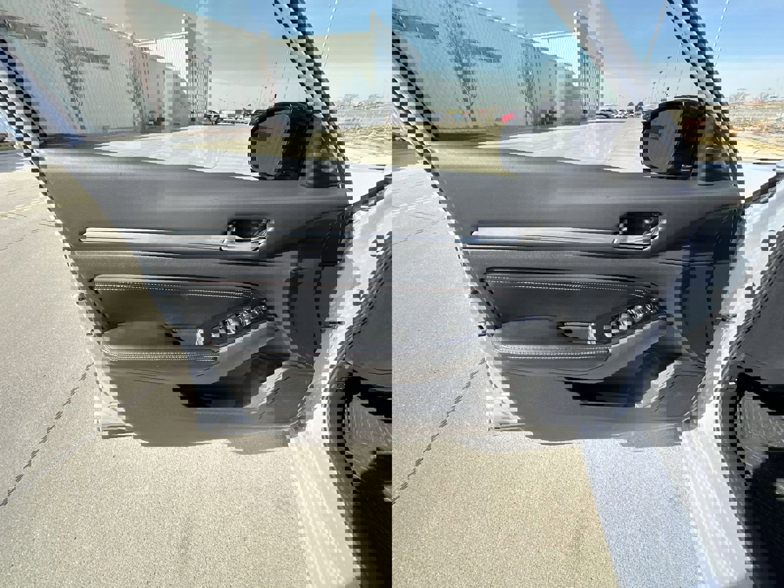 Used 2023 Nissan Altima 2.5 SR w/ SR Premium Package image 23